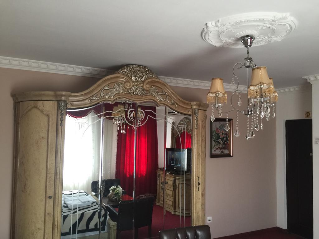 Hotel Adria Приштина Экстерьер фото