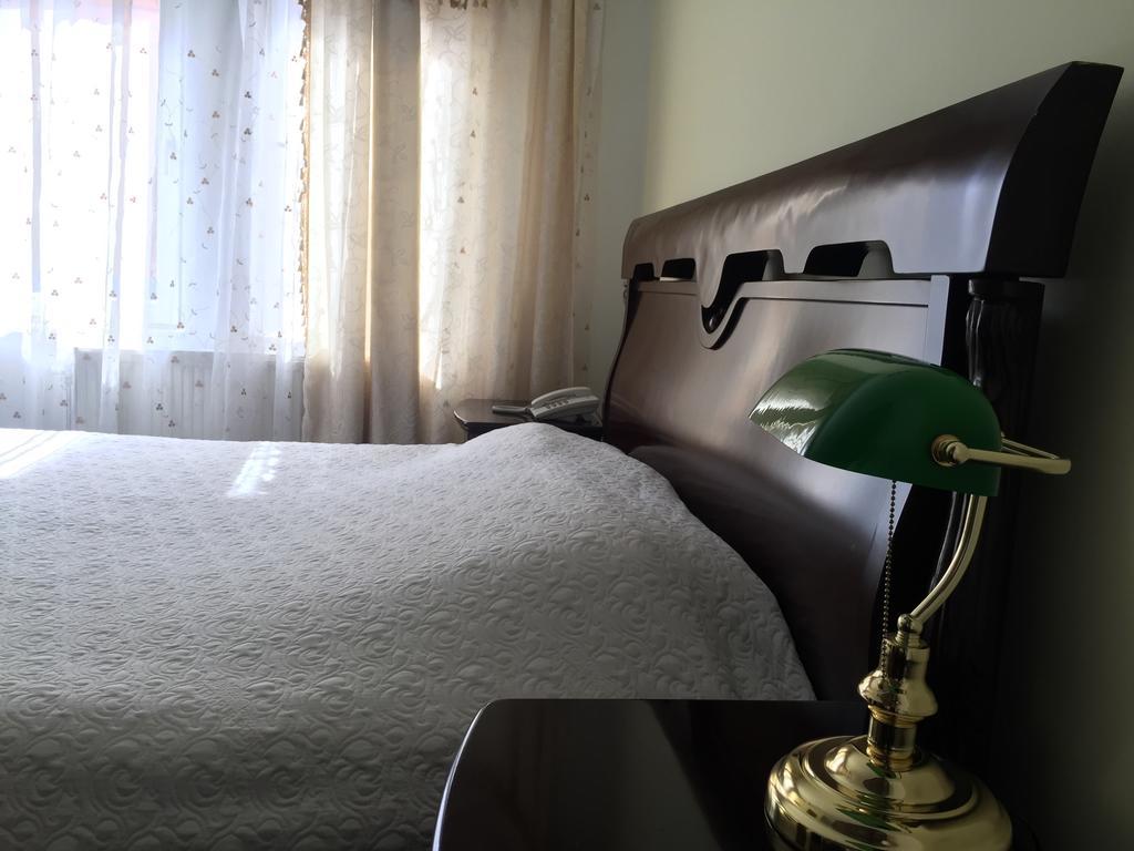 Hotel Adria Приштина Экстерьер фото