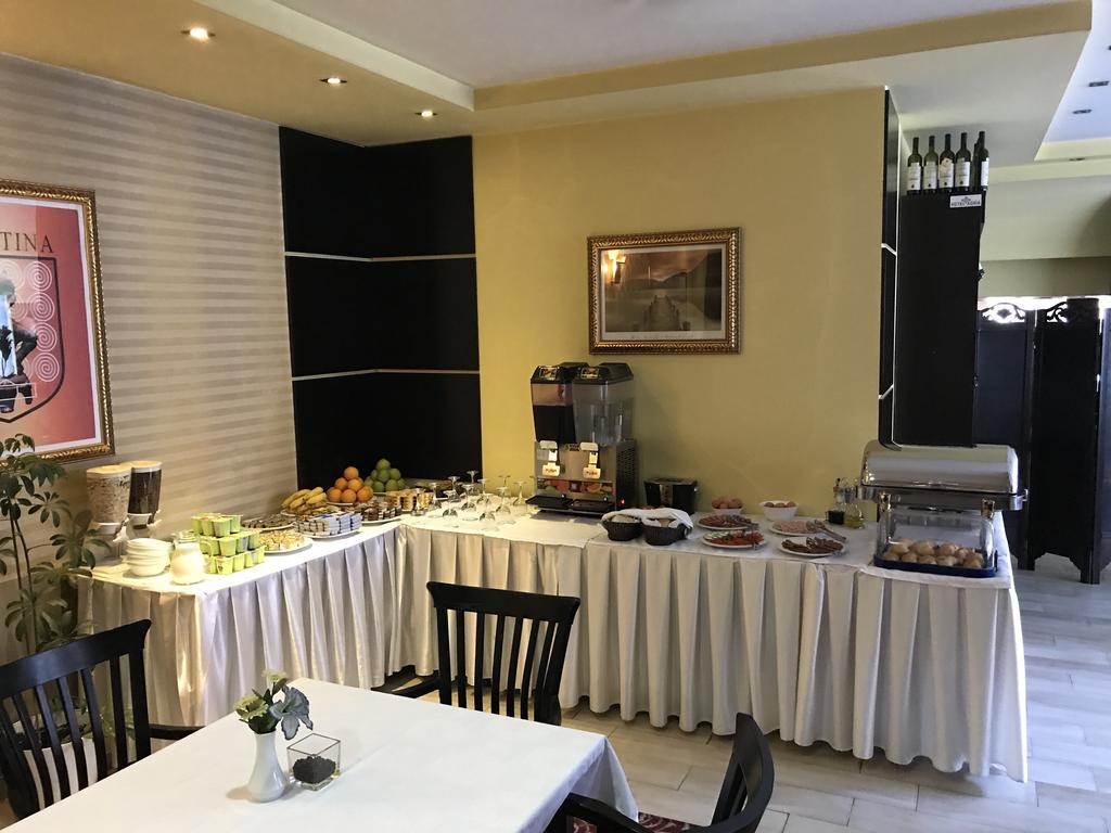 Hotel Adria Приштина Экстерьер фото