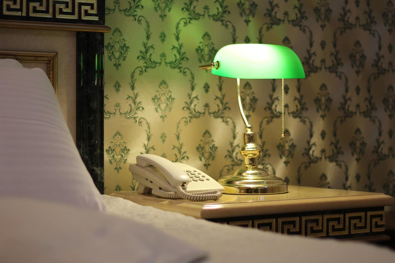 Hotel Adria Приштина Экстерьер фото