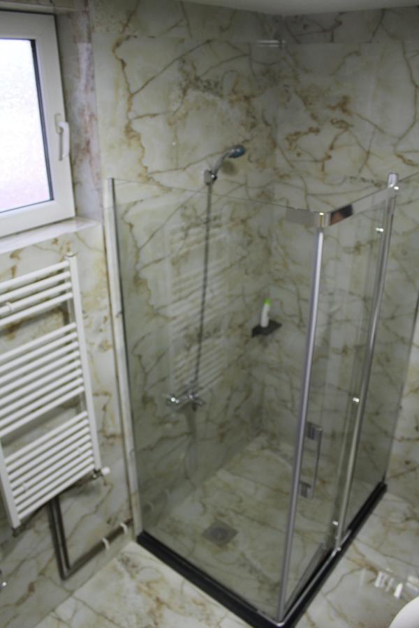 Hotel Adria Приштина Экстерьер фото